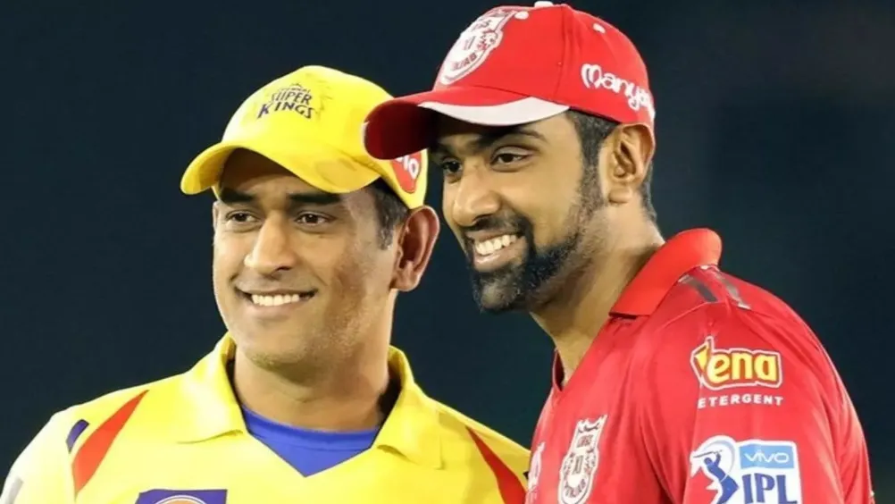 dhoni with ashwin